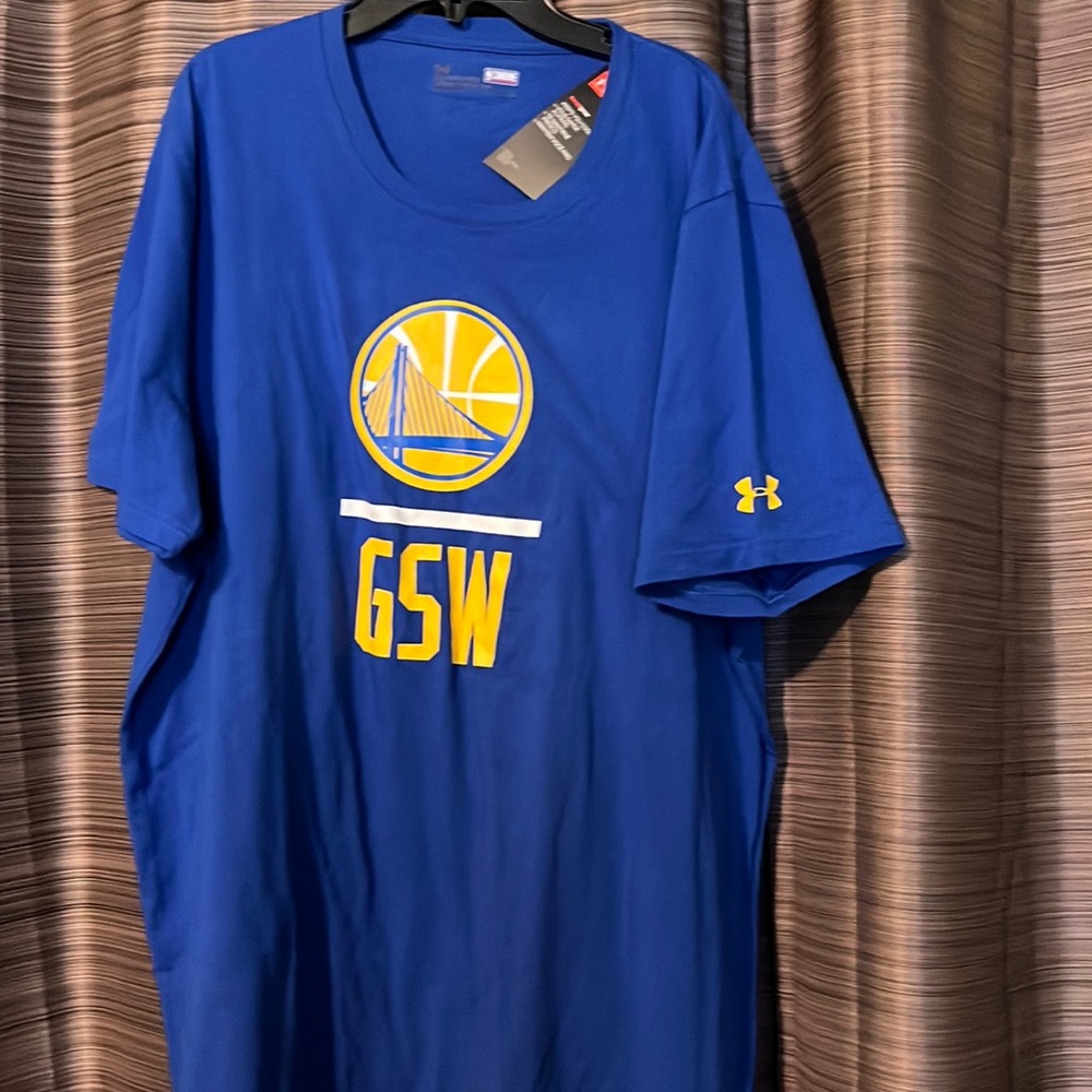 Under Armour tshirt